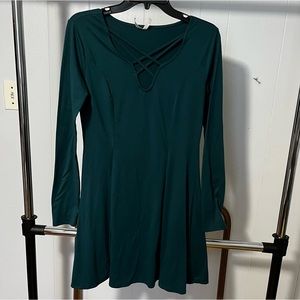 Mudd Junior’s Med A-Line Emerald Green Stretch Dress cutout neckline long sleeve